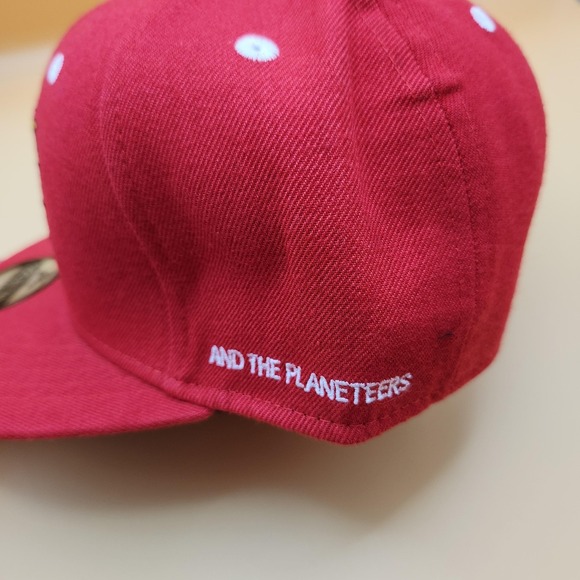 Captain Planet Hat Cap Fitted‎ Mens 7 Red Cartoon Embroidered Headgear Classics - Picture 3 of 9